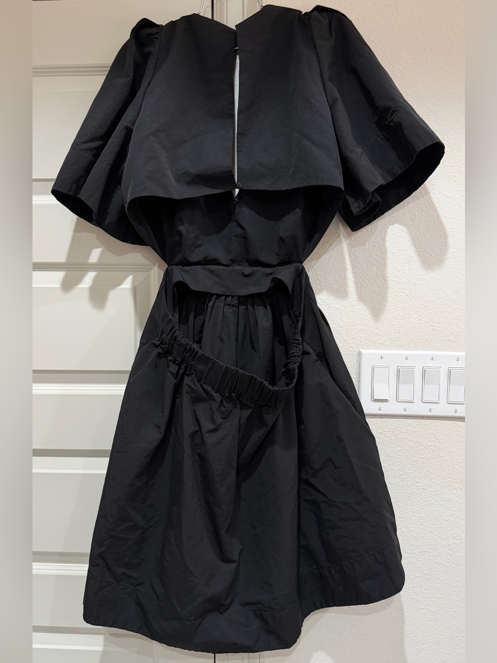 Banana Republic Black Puff-Sleeve V-Neck Mini Dress 14 EUC LBD - Picture 3 of 12